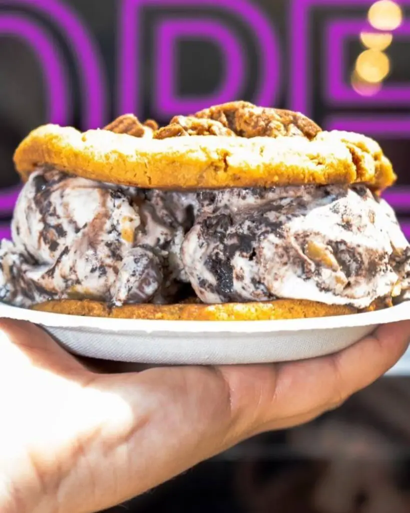 Insomnia Cookies Baking its Way into the Navy Yard